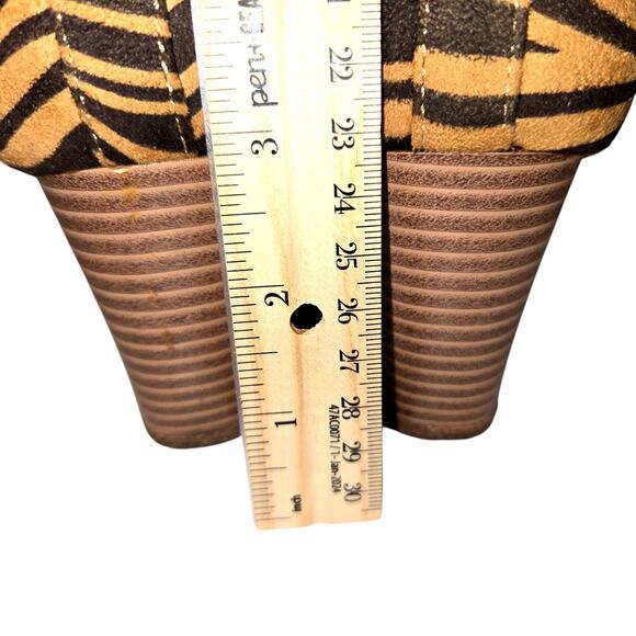 Julian Hakes 7 Burgandy Women's Chelsea Ankle Boots 3 In. High Heel Zebra Stripe - Picture 4 of 6